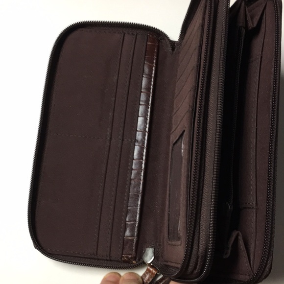 Brown crocodile embossed large wallet - Picture 4 of 14